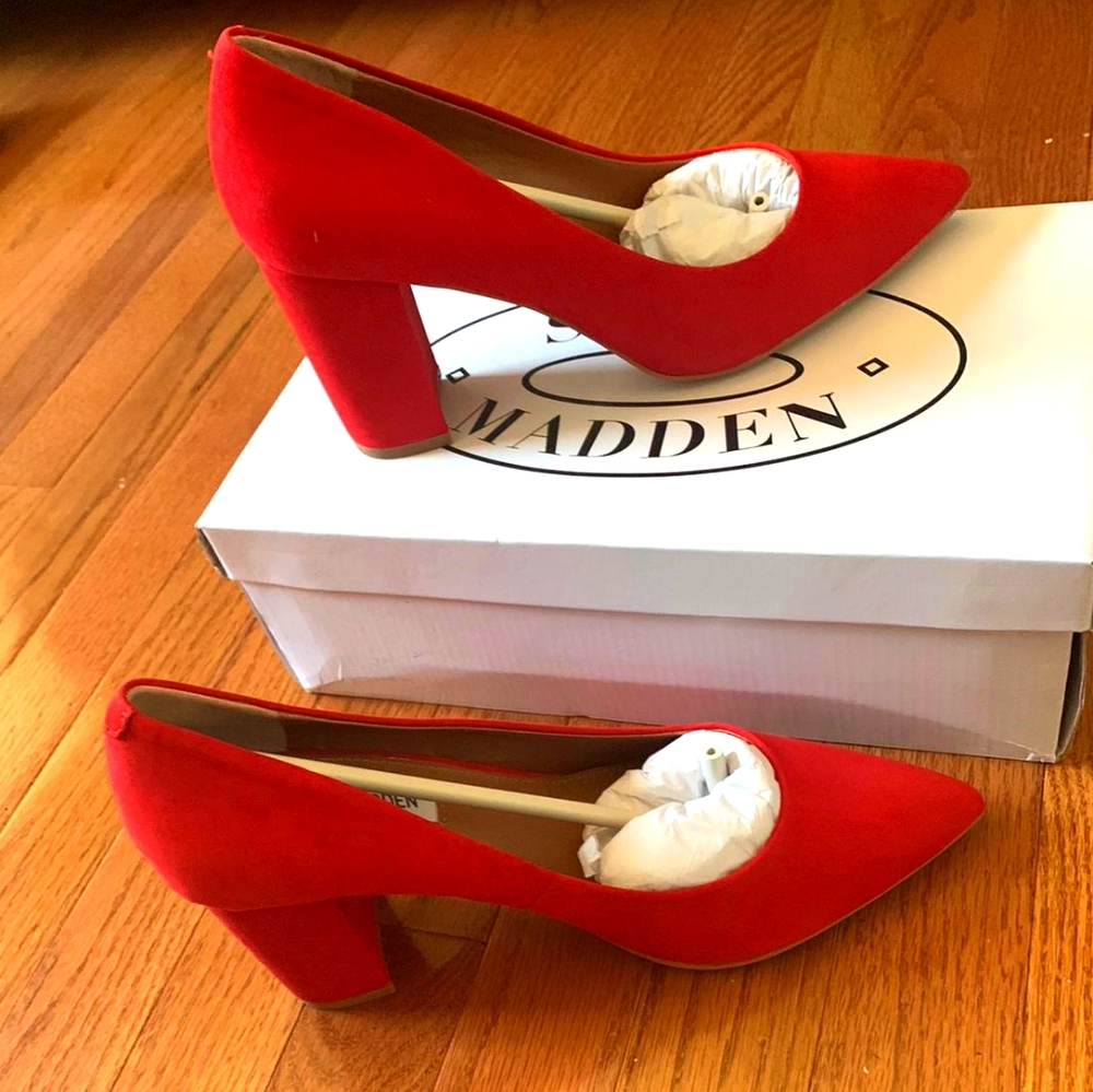 Steve Madden Ashlyn Pumps New with Box size 8